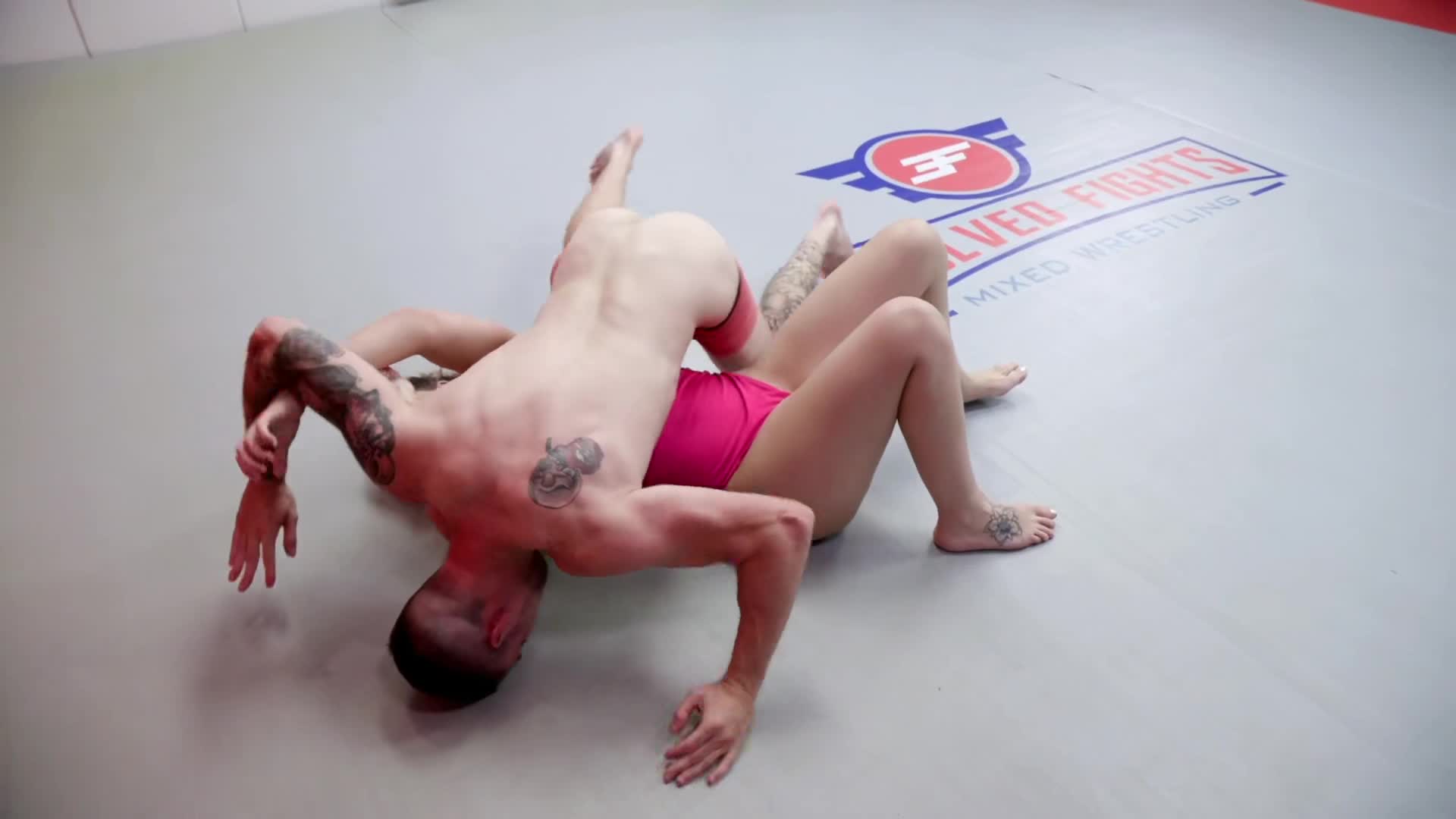 EvolvedFights 21 11 12 Carmen Valentina Vs Cody Carter XXX 1080p HEVC x265 PRT XvX